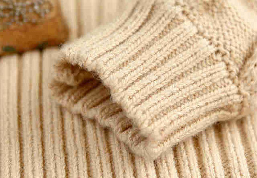 Шерстяной свитер сел после стирки: что делать и как не навредить